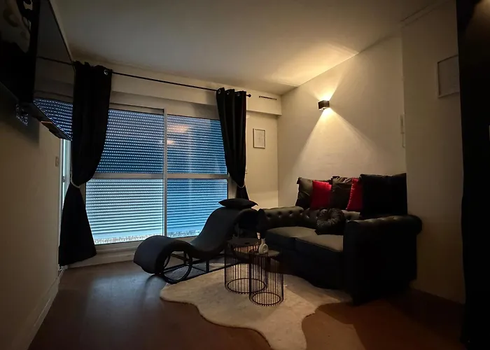 Feather - Voyage, Love, Sexx Troyes